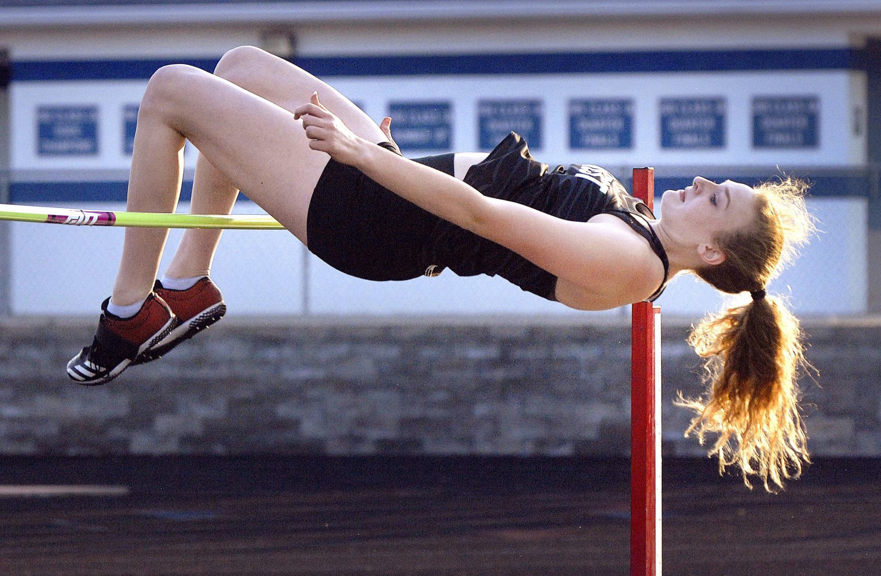 042319-blm-spt-1girlstrack